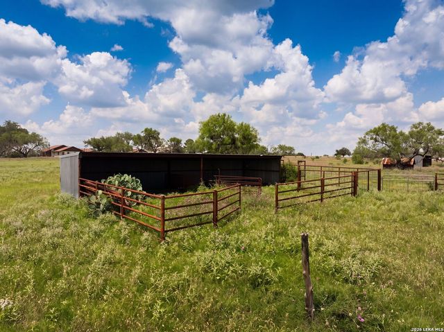 13841 FM 775, La Vernia, TX 78121
