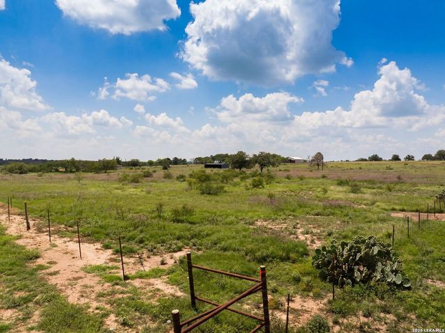 13841 FM 775, La Vernia, TX 78121