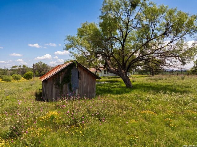 13841 FM 775, La Vernia, TX 78121
