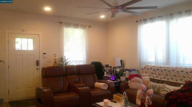 16711 Marsh Creek Rd., Clayton, CA 94517