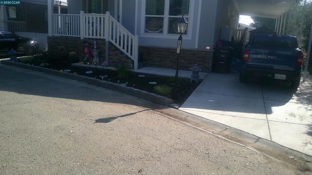 16711 Marsh Creek Rd., Clayton, CA 94517