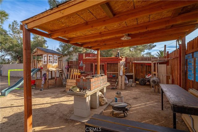 11581 4th Avenue, Hesperia, CA 92345