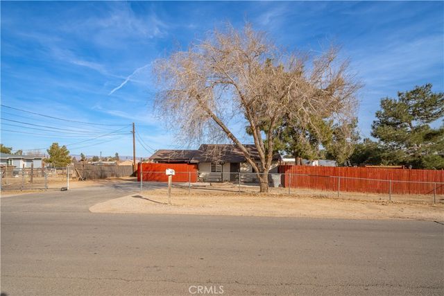11581 4th Avenue, Hesperia, CA 92345
