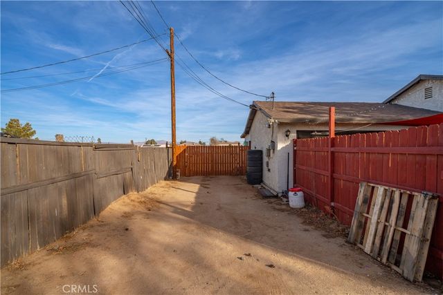 11581 4th Avenue, Hesperia, CA 92345