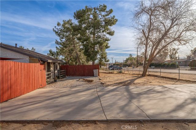 11581 4th Avenue, Hesperia, CA 92345