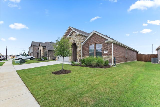 2920 Pinecrest Drive, Aubrey, TX 76227