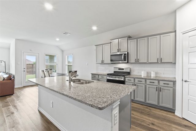 2920 Pinecrest Drive, Aubrey, TX 76227