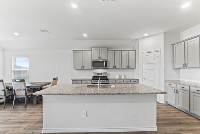 2920 Pinecrest Drive, Aubrey, TX 76227