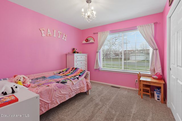 8308 N Vantage DR, Hayden, ID 83835