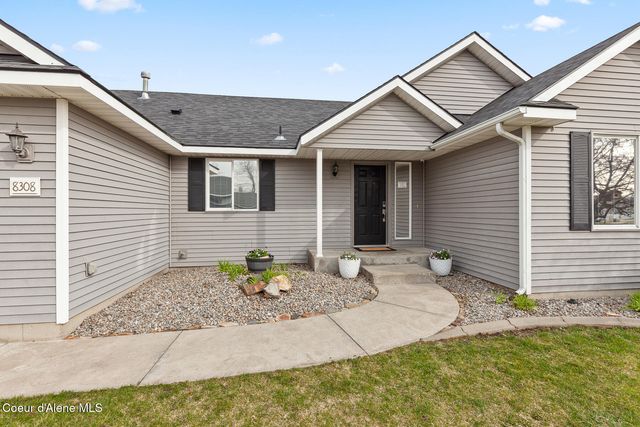8308 N Vantage DR, Hayden, ID 83835