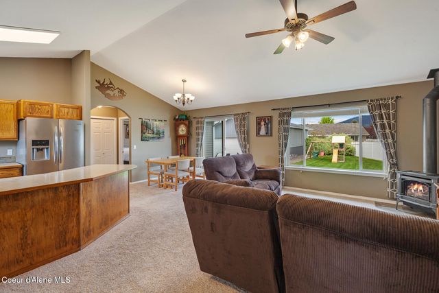 8308 N Vantage DR, Hayden, ID 83835