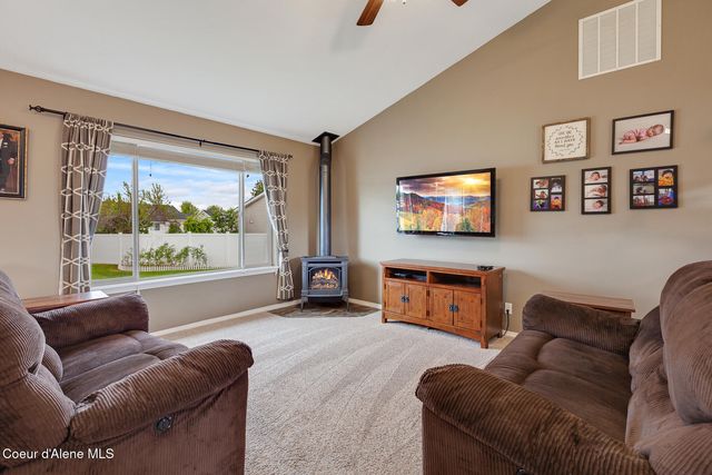 8308 N Vantage DR, Hayden, ID 83835