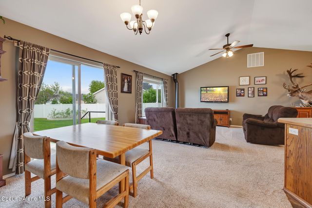 8308 N Vantage DR, Hayden, ID 83835