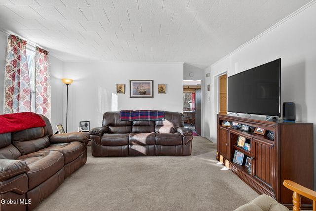 386-388 Locust Avenue, Amsterdam, NY 12010