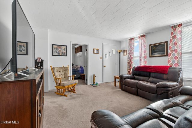 386-388 Locust Avenue, Amsterdam, NY 12010