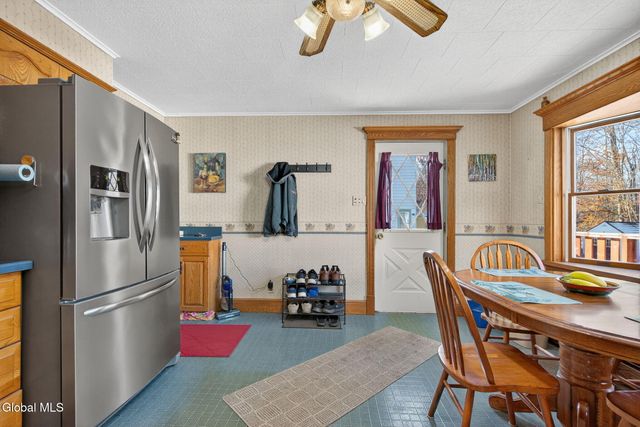 386-388 Locust Avenue, Amsterdam, NY 12010