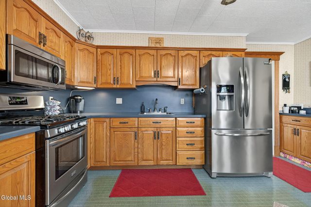 386-388 Locust Avenue, Amsterdam, NY 12010