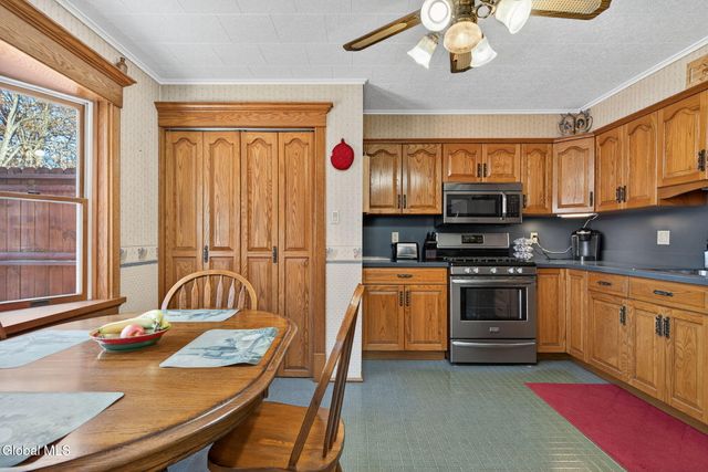 386-388 Locust Avenue, Amsterdam, NY 12010