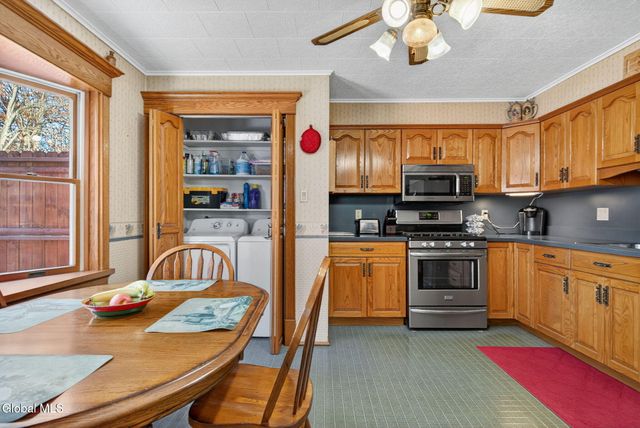 386-388 Locust Avenue, Amsterdam, NY 12010