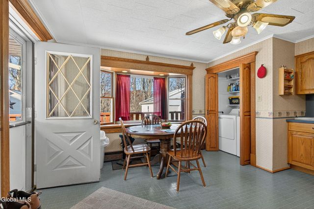 386-388 Locust Avenue, Amsterdam, NY 12010