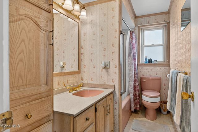 386-388 Locust Avenue, Amsterdam, NY 12010