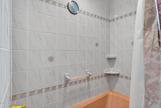 386-388 Locust Avenue, Amsterdam, NY 12010