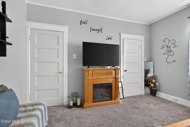 386-388 Locust Avenue, Amsterdam, NY 12010