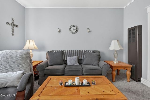 386-388 Locust Avenue, Amsterdam, NY 12010