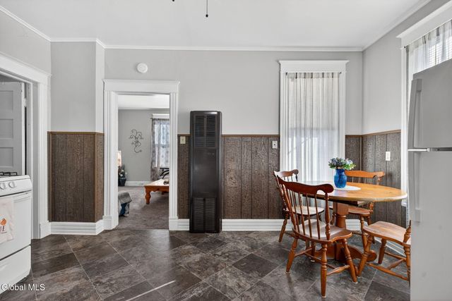 386-388 Locust Avenue, Amsterdam, NY 12010