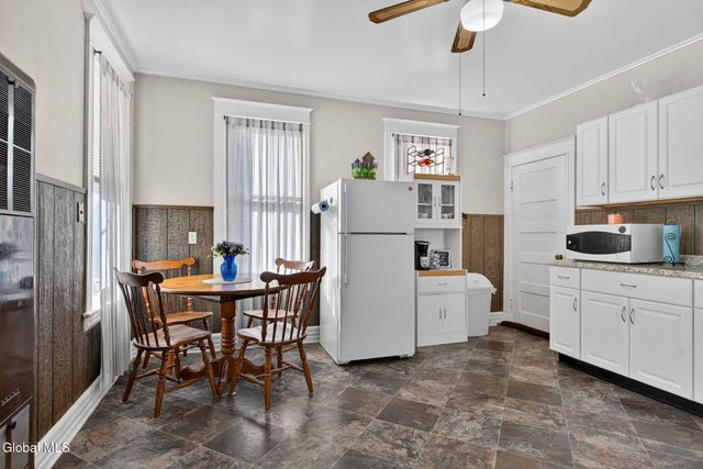 386-388 Locust Avenue, Amsterdam, NY 12010