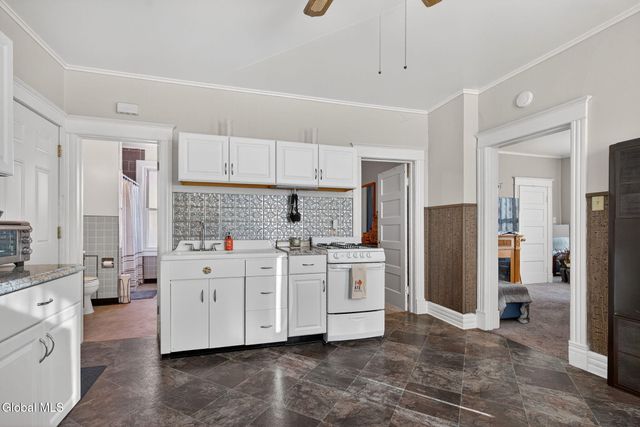 386-388 Locust Avenue, Amsterdam, NY 12010