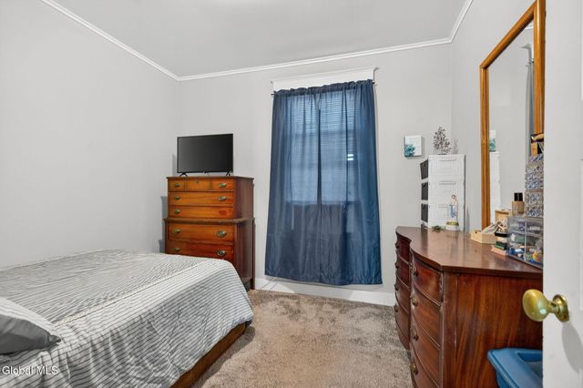 386-388 Locust Avenue, Amsterdam, NY 12010