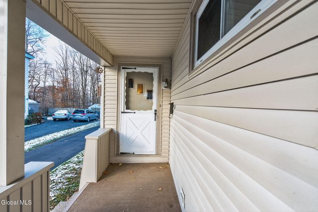 386-388 Locust Avenue, Amsterdam, NY 12010