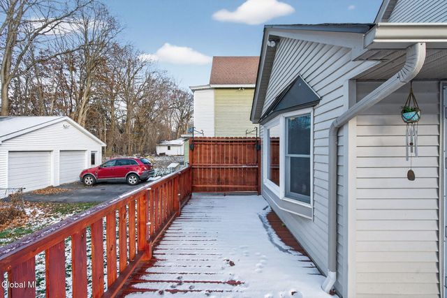 386-388 Locust Avenue, Amsterdam, NY 12010