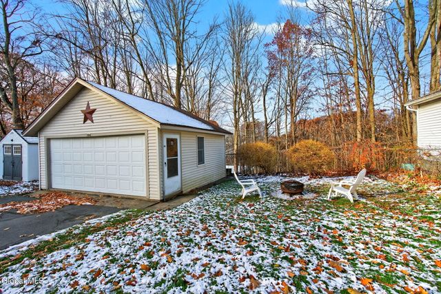 386-388 Locust Avenue, Amsterdam, NY 12010