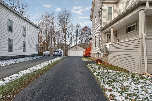 386-388 Locust Avenue, Amsterdam, NY 12010