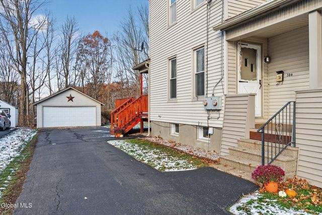 386-388 Locust Avenue, Amsterdam, NY 12010