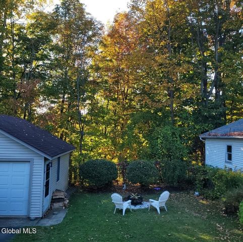 386-388 Locust Avenue, Amsterdam, NY 12010