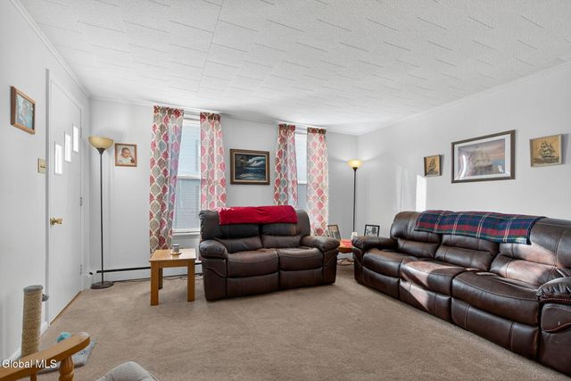 386-388 Locust Avenue, Amsterdam, NY 12010