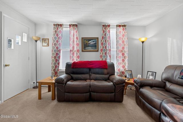 386-388 Locust Avenue, Amsterdam, NY 12010