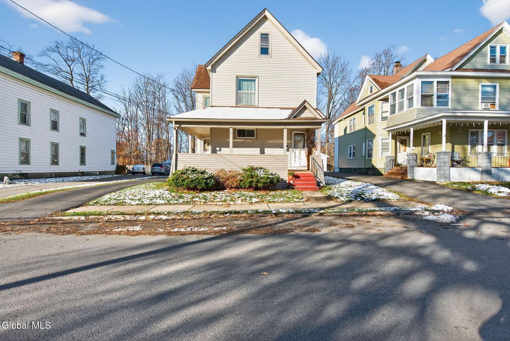 386-388 Locust Avenue, Amsterdam, NY 12010