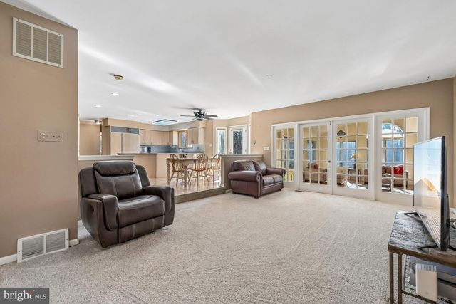 11 SILVER LAKE DR, Shamong, NJ 08088