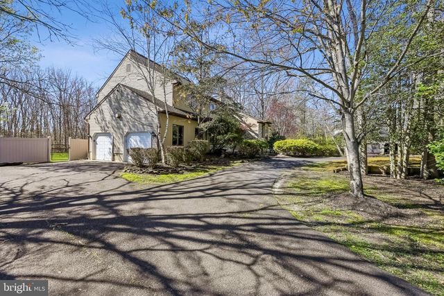 11 SILVER LAKE DR, Shamong, NJ 08088