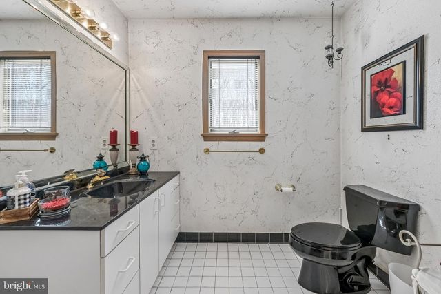 11 SILVER LAKE DR, Shamong, NJ 08088