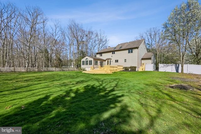 11 SILVER LAKE DR, Shamong, NJ 08088