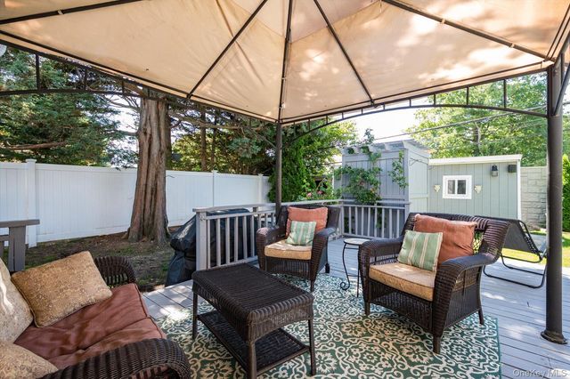 84 Earl Street, Westbury, NY 11590