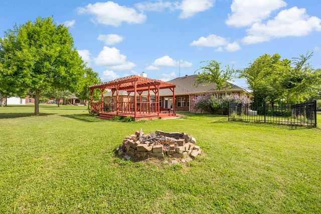 1157 Zajic Drive, Terrell, TX 75160