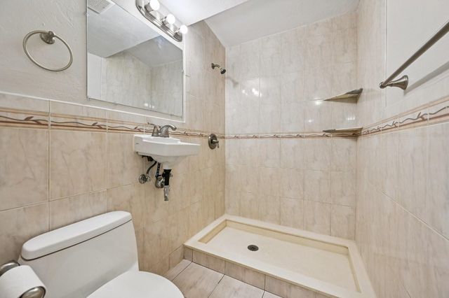 5618 Cinnamon Drive, West Palm Beach, FL 33415