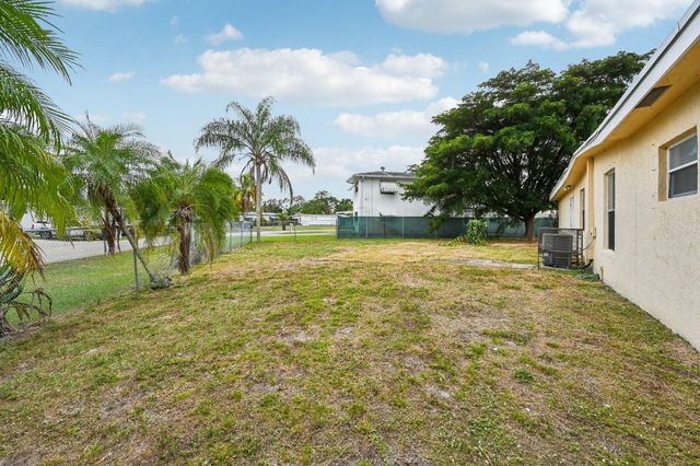 5618 Cinnamon Drive, West Palm Beach, FL 33415