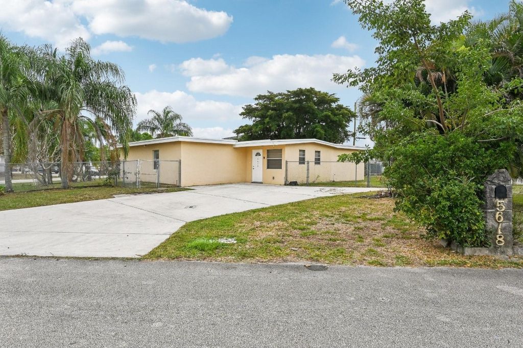 5618 Cinnamon Drive, West Palm Beach, FL 33415